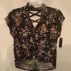 No Boundaries black/multi colored blouse. Size XL (15-17)